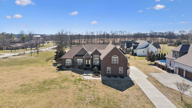 348 W Lee Etta Dr, Gallatin, TN 37066