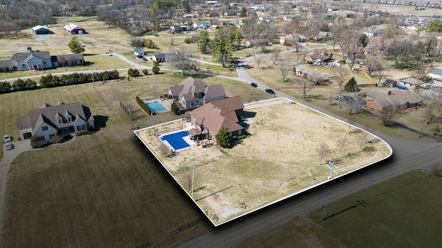 348 W Lee Etta Dr, Gallatin, TN 37066