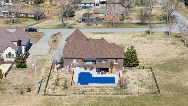 348 W Lee Etta Dr, Gallatin, TN 37066