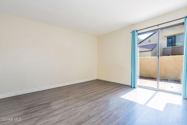 5213 Huntley Street 45, Simi Valley, CA 93063