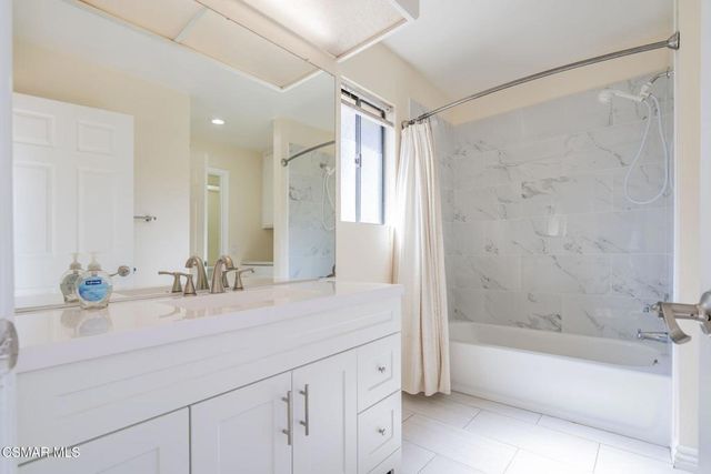 5213 Huntley Street 45, Simi Valley, CA 93063