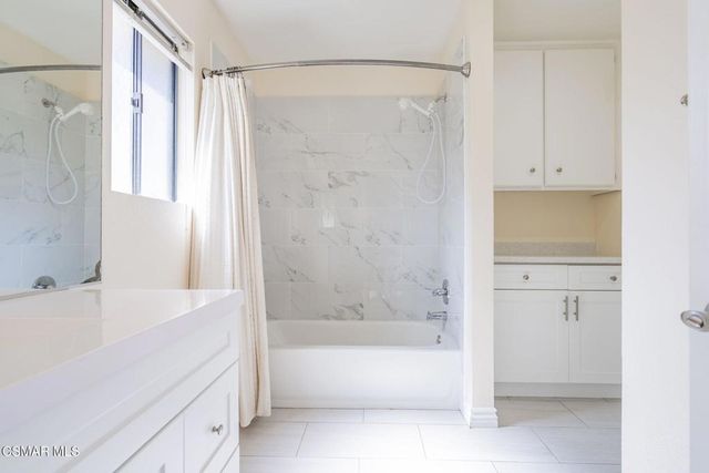 5213 Huntley Street 45, Simi Valley, CA 93063