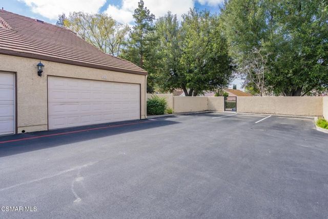 5213 Huntley Street 45, Simi Valley, CA 93063