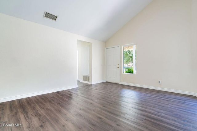 5213 Huntley Street 45, Simi Valley, CA 93063