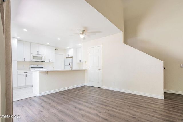 5213 Huntley Street 45, Simi Valley, CA 93063