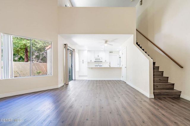 5213 Huntley Street 45, Simi Valley, CA 93063