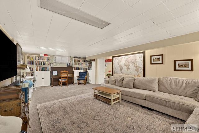 992 Redwood Street, Idaho Falls, ID 83401