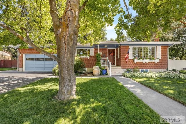 992 Redwood Street, Idaho Falls, ID 83401