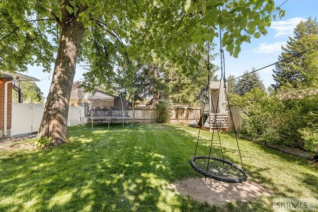 992 Redwood Street, Idaho Falls, ID 83401