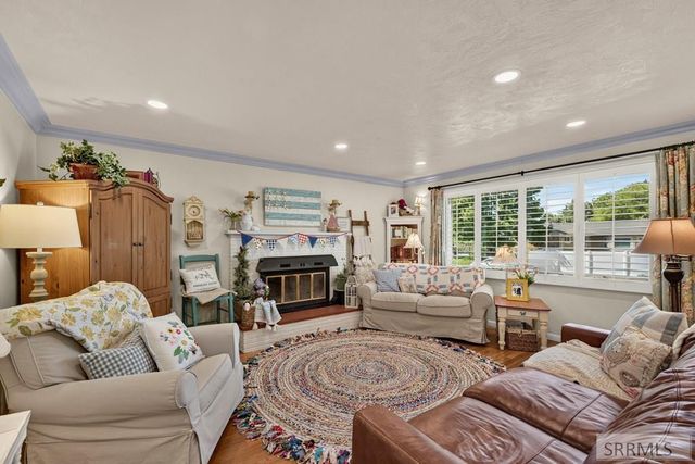 992 Redwood Street, Idaho Falls, ID 83401