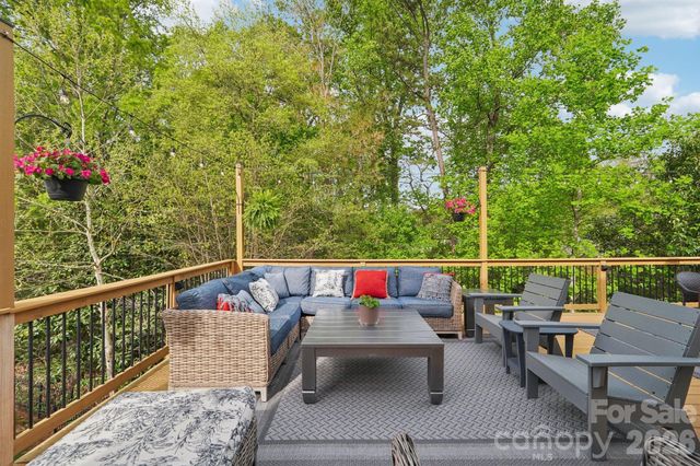 4818 Fonthill Lane, Charlotte, NC 28210