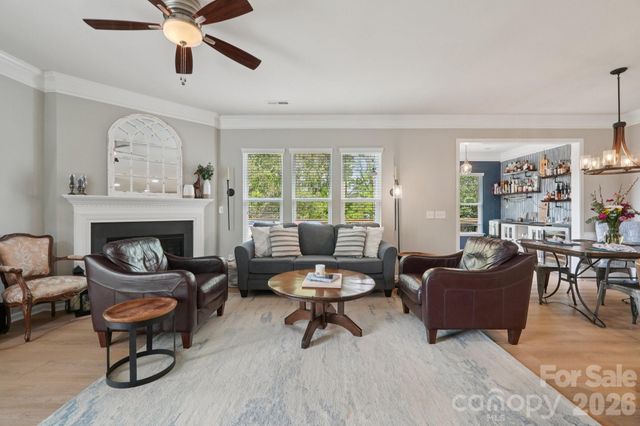 4818 Fonthill Lane, Charlotte, NC 28210