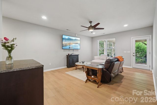 4818 Fonthill Lane, Charlotte, NC 28210