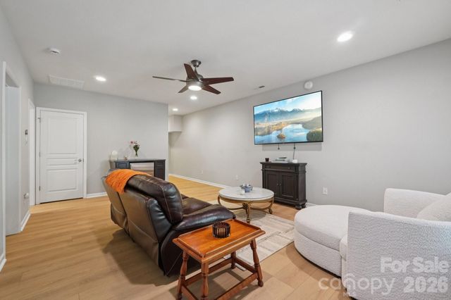 4818 Fonthill Lane, Charlotte, NC 28210