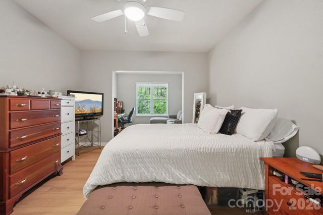 4818 Fonthill Lane, Charlotte, NC 28210