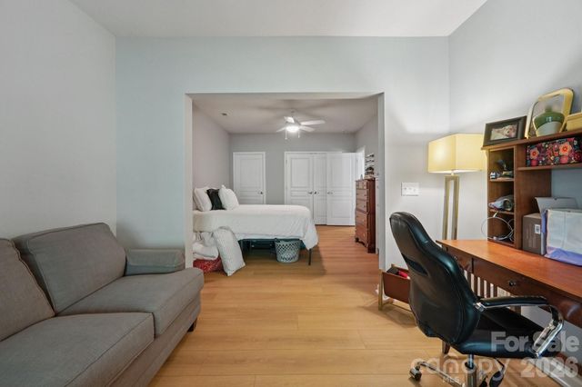 4818 Fonthill Lane, Charlotte, NC 28210