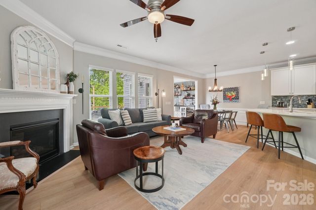 4818 Fonthill Lane, Charlotte, NC 28210