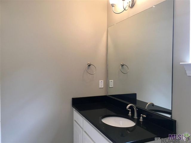 3143 Cypress View Ln, Baton Rouge, LA 70810