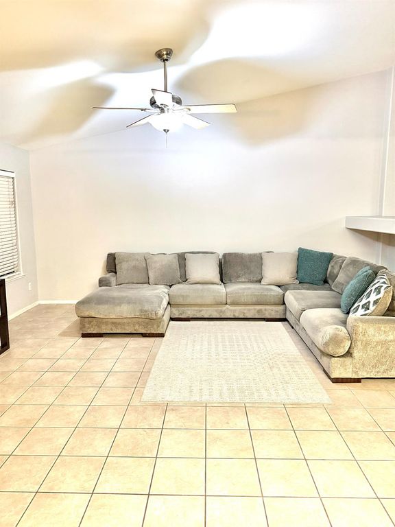 Image 10 of property listing at 3501 Carson Avenue, Clovis, CA 93611