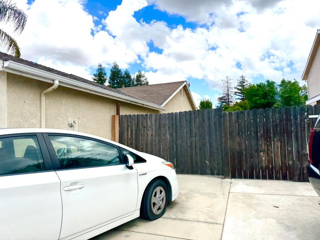 Image 22 of property listing at 3501 Carson Avenue, Clovis, CA 93611