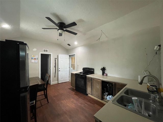 182 Road 5101, Cleveland, TX 77327