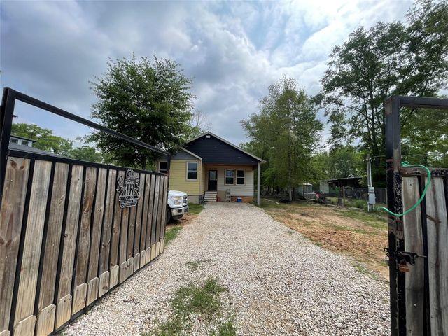 182 Road 5101, Cleveland, TX 77327