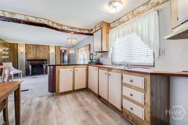 205 Oak Drive, Bloomingdale, GA 31302