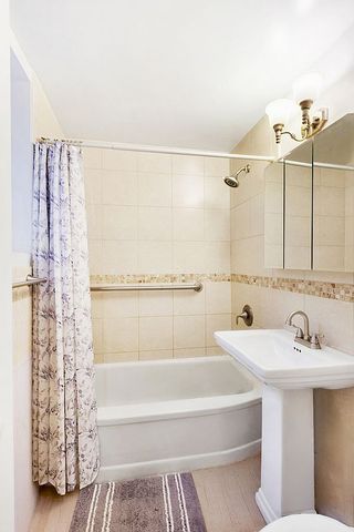 4489 Broadway Apt 6C, New York City, NY 10040