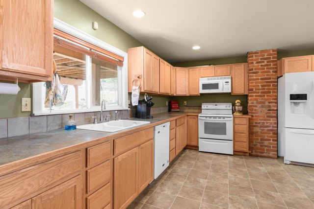 6721 W Greenwood Rd, Spokane, WA 99224