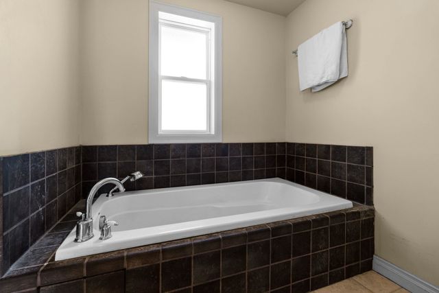 6721 W Greenwood Rd, Spokane, WA 99224