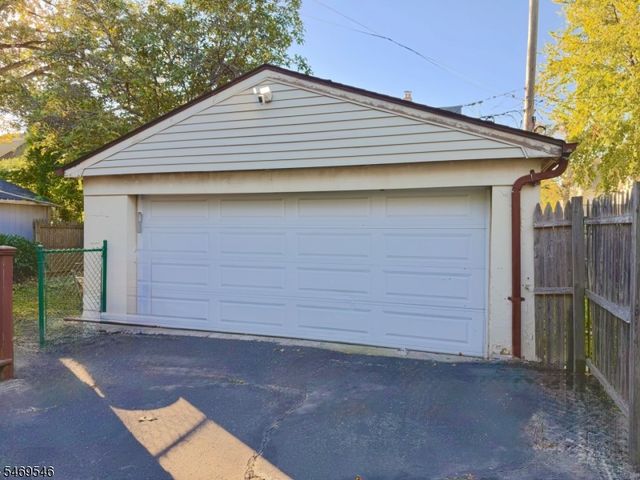 361 Halsted St, East Orange City, NJ 07018