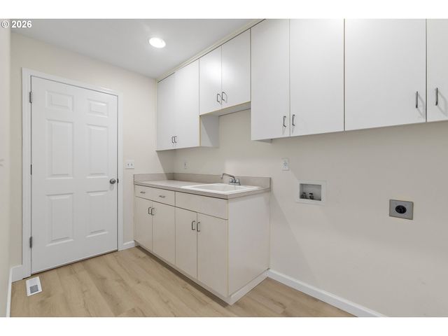 4855 8TH Ave Se, Salem, OR 97302