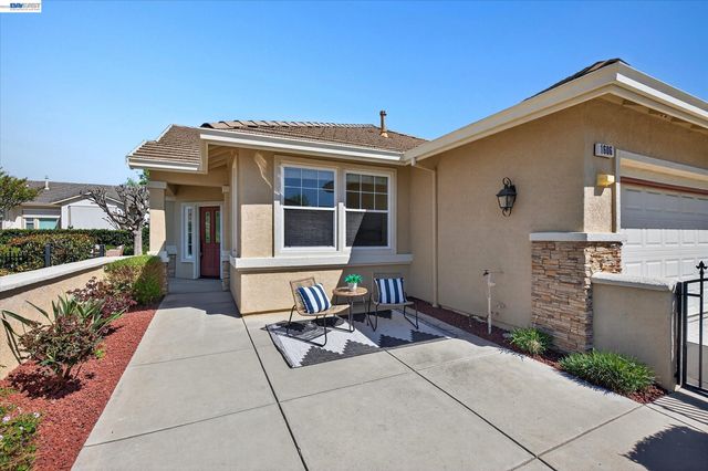 1606 Regent Dr, Brentwood, CA 94513
