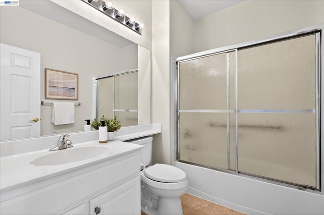 1606 Regent Dr, Brentwood, CA 94513