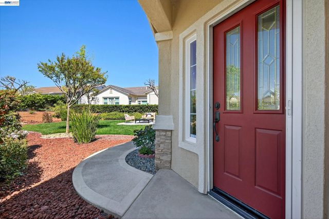 1606 Regent Dr, Brentwood, CA 94513
