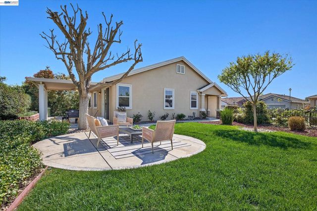 1606 Regent Dr, Brentwood, CA 94513