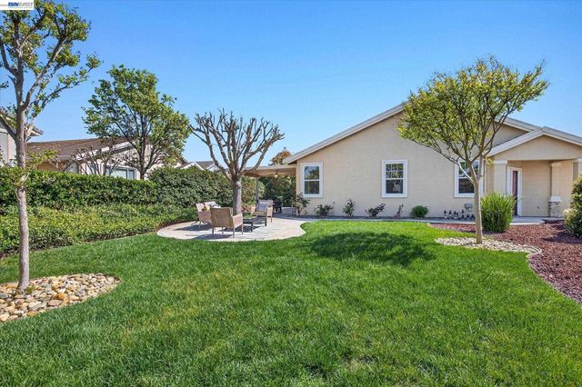 1606 Regent Dr, Brentwood, CA 94513