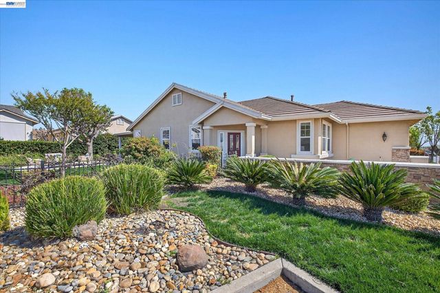 1606 Regent Dr, Brentwood, CA 94513