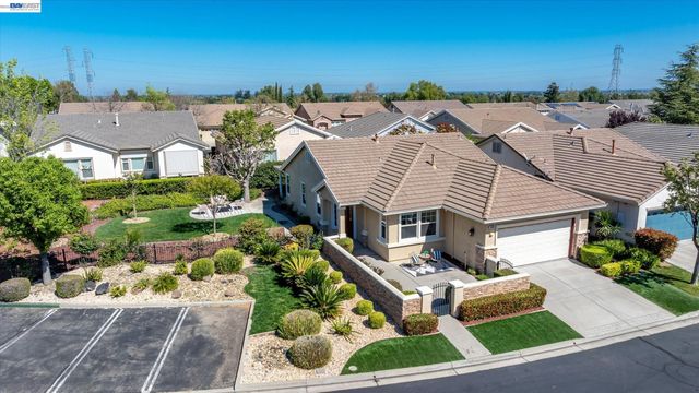 1606 Regent Dr, Brentwood, CA 94513