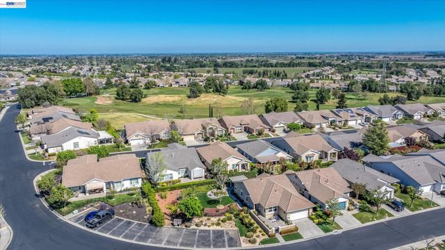 1606 Regent Dr, Brentwood, CA 94513
