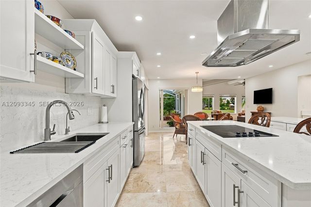 444 Glenbrook Dr, Atlantis, FL 33462