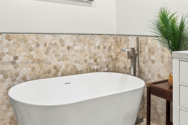 444 Glenbrook Dr, Atlantis, FL 33462