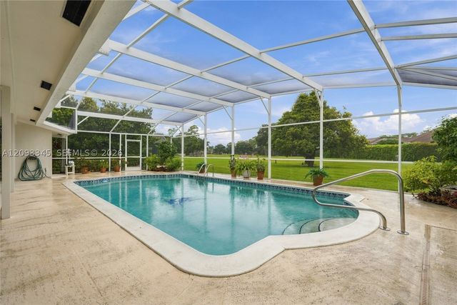 444 Glenbrook Dr, Atlantis, FL 33462