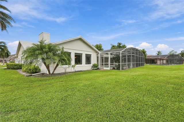 444 Glenbrook Dr, Atlantis, FL 33462