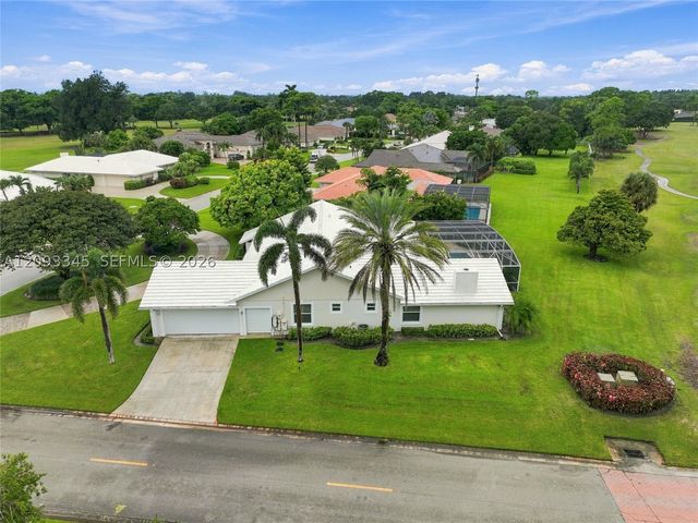 444 Glenbrook Dr, Atlantis, FL 33462