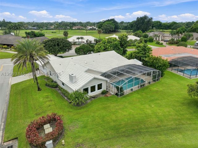 444 Glenbrook Dr, Atlantis, FL 33462