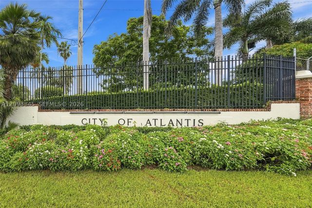 444 Glenbrook Dr, Atlantis, FL 33462