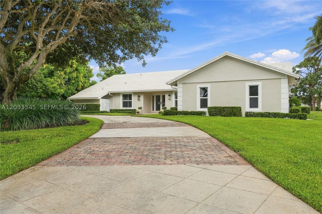 444 Glenbrook Dr, Atlantis, FL 33462