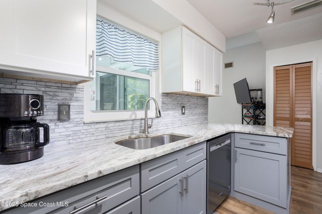 949 Custer Street NW, Palm Bay, FL 32907