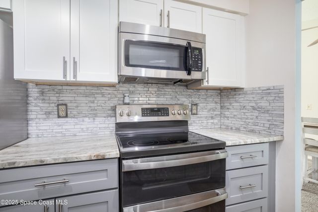 949 Custer Street NW, Palm Bay, FL 32907